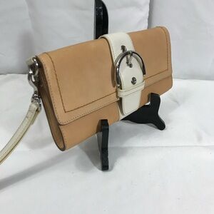 Coach Vintage Legacy Leather Tan and Ivory Clutch Wristlet Wallet  EUC